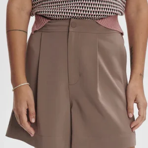 MARIYA EASY PLEAT SHORT 4.5 - DEEP TAUPE