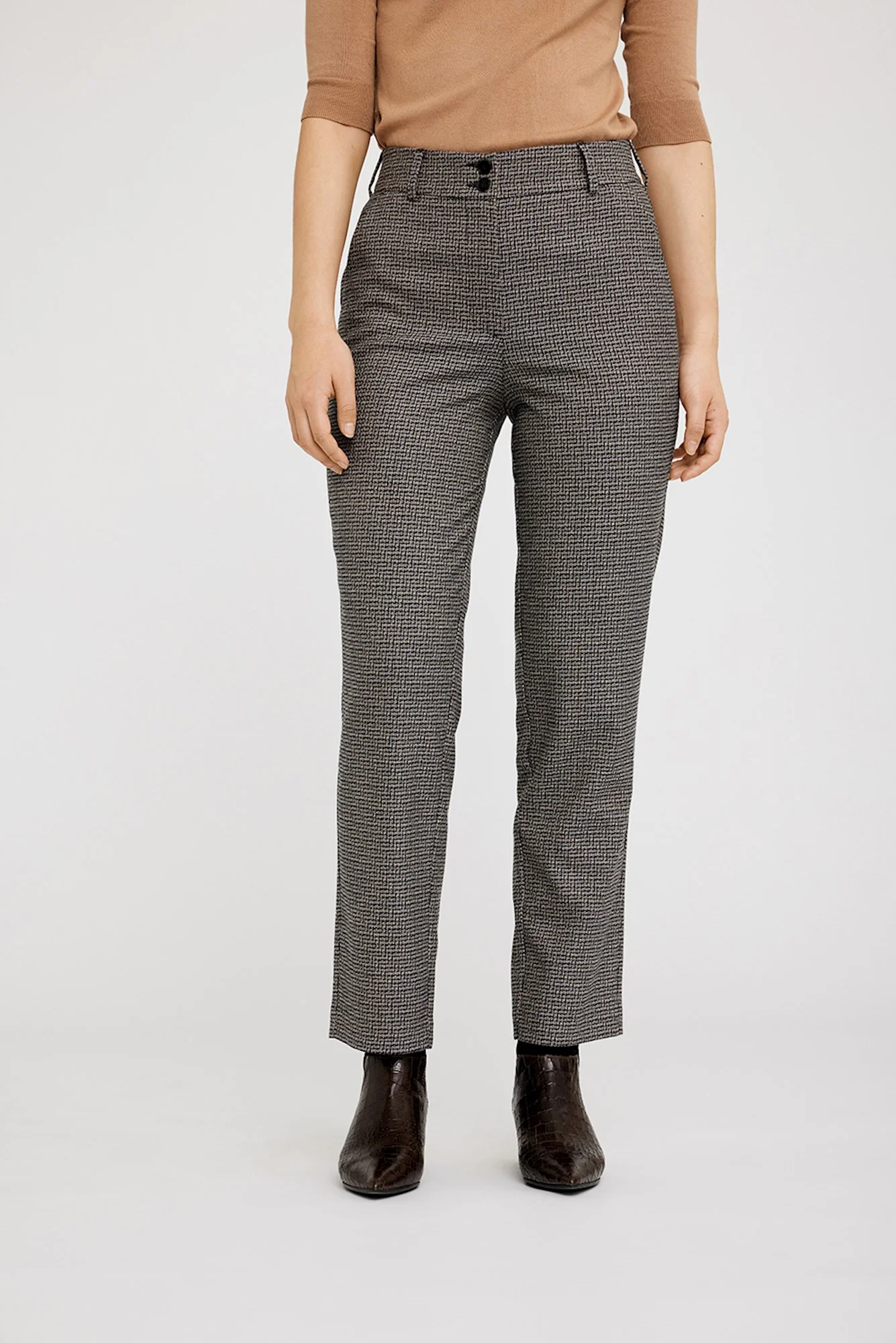 DAPHNE 863 - BLACK SAND TWIST - ANKLE