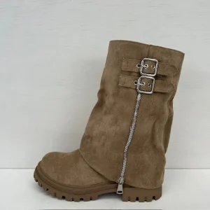 Stoere boots met trendy flap khaki