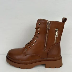 Leatherlook veterboots met sierritsjes camel