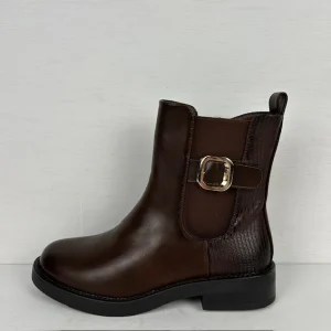 Enkellaarsje met leuk gespje bruin