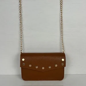 Leuk schoudertasje met studs bruin