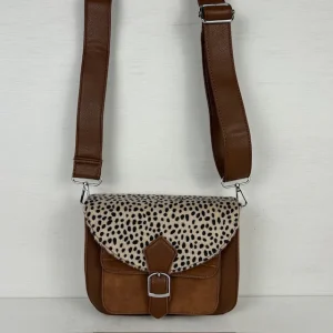 Trendy schoudertasje met gespje bruin