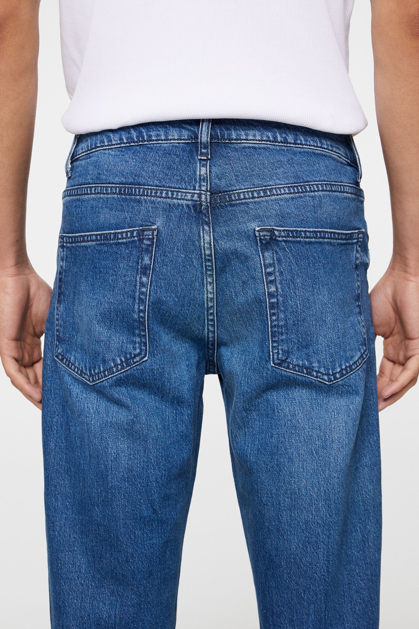 JAX MID WASH SLIM JEANS - MID BLUE - LENGTEMAAT 32 - Afbeelding 4