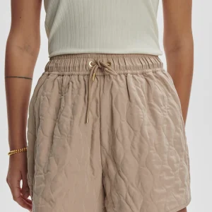 CATRINE QUILTED SHORT - LIGHT TAUPE
